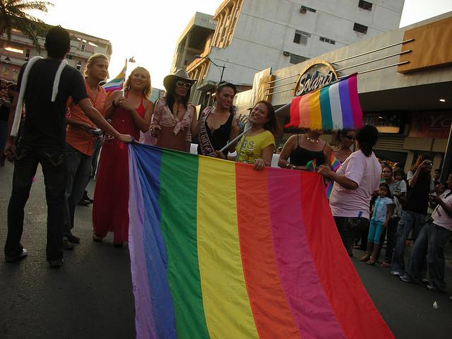 Ένα Μάρτιος 2008 ομοφυλόφιλης υπερηφάνειας σε Machala, Εκουαδόρ (vesselthefilm / creative commons)