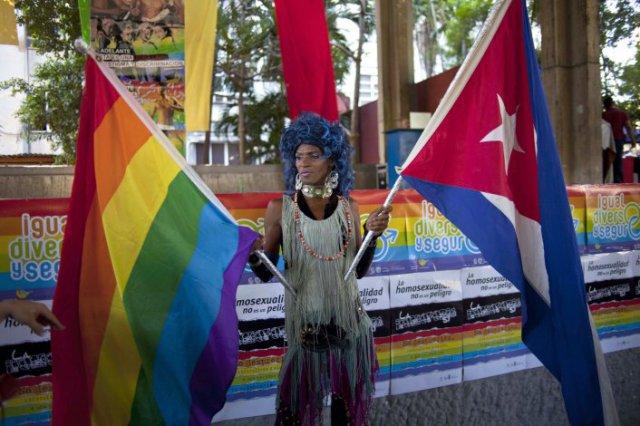 Supporter of marriage equality in Cuba protesting in July 2018. (Contra Información/Creative Commons)