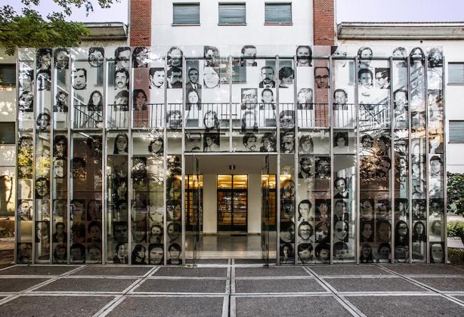 Entrada al museo de la antigua ESMA, un centro de detención y tortura de la época de la dictadura en Buenos Aires, Argentina. (Camilo Del Cerro/ CC BY-SA 4.0)