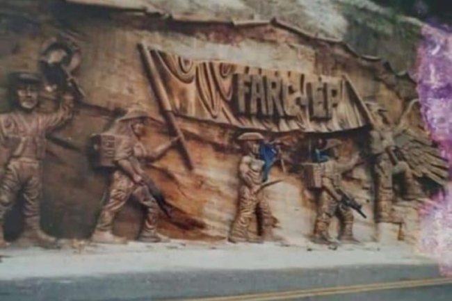 Photo of bas-relief sculpture, on the outskirts of San Vicente del Caguán, of the FARC’s revolutionary march, circa 1998. (Unknown photographer, courtesy of Carlos Ariel García)