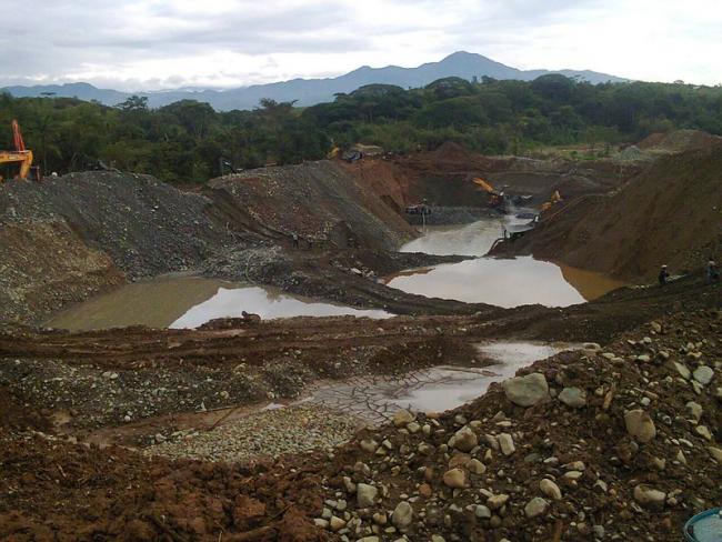 Mining activity in Quilichao, Cauca, Colombia, 2015. (Lady Castro / CC BY-SA 2.0)