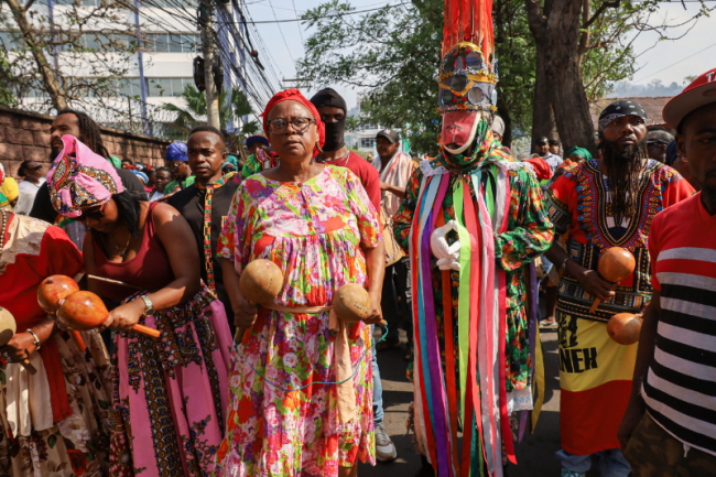 Miriam Miranda y la OFRANEH realizan una marcha en Tegucigalpa para exigir el cumplimiento de las sentencias de la Corte Interamericana a favor de comunidades garífunas, el 12 de abril 2024. (Horacio Lorca / Criterio.hn)