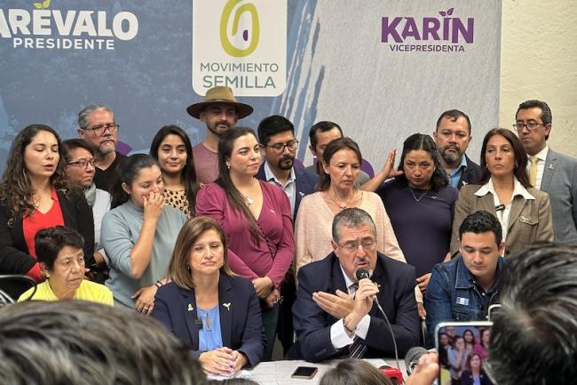Bernardo Arévalo speaks at a press conference alongside elected Semilla officials, August 8, 2023. (Vaclav Masek)