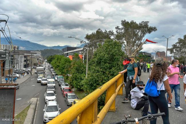 A line of traffic held up by peaceful demonstrations in Medellín against Colombia's tax reform, April 28, 2021. (Humano Salvaje / Flickr / CC BY-SA 2.0)