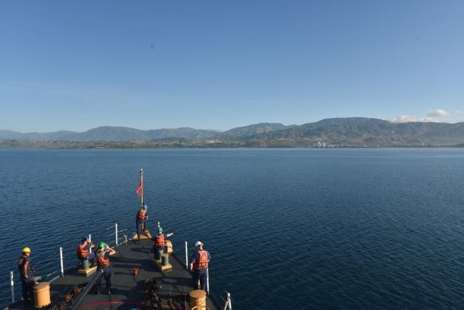 The U.S. Coast Guard patrols the Haitian coast in the vicinity of Port-au-Prince in October 2022 in order to deter “dangerous, irregular maritime migration.” (U.S. Coast Guard / Seaman Rachelle Amezcua-Gonzales / CC BY-NC-ND 2.0)