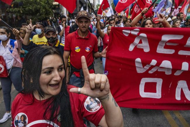 Social movements, including the MST, protest against president Jair Bolsonaro in September under the slogan "Hope will conquer fear" (Oliver Kornblihtt / Mídia NINJA / Flickr / CC BY-NC 2.0) 