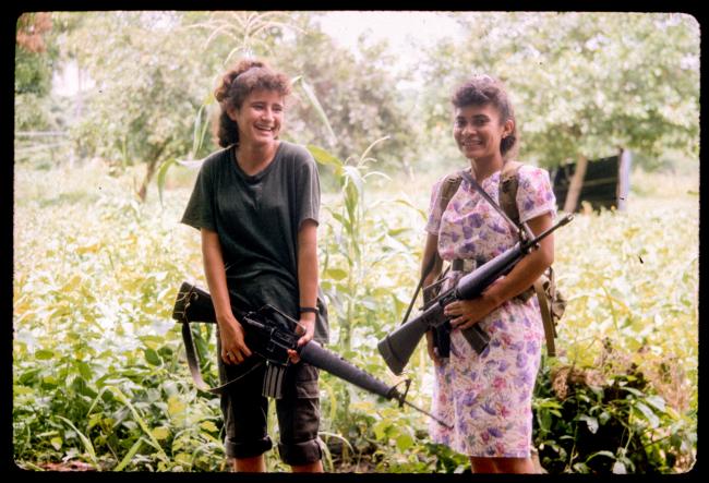 FMLN guerrilleras photographed in Chalatenago, El Salvador in 1992. The FMLN demobilized in Chalatenago in 1992 as part of the Peace Accords process. (Scottmontreal / Flickr / CC BY-NC 2.0 DEED)