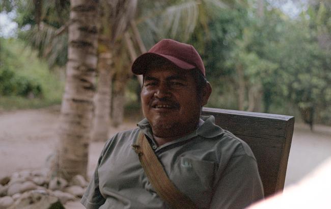 Hermindo Vies, antiguo líder comunitario y guardaparques de la comunidad indígena amazónica de Asunción de Quiquibey. (Benjamin Swift)