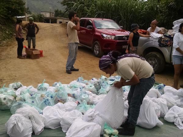 Brigada members distribute supplies in the Istmo in September, 2017. (The Cimarronez Collective)