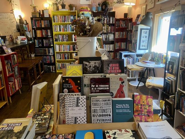 Mil Mundos, a bilingual bookstore in Bushwick, Brooklyn, prioritizes selling books written by authors from marginalized communities. From the books they choose to have in the shop to the courses and events they host, all of it is done collectively. (Victoria Mortimer)