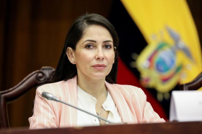 Luisa González en 2022 cuando era miembro de la Asamblea Nacional de Ecuador. La correísta podría ser la primera mujer presidenta en ganar las elecciones. (Asamblea Nacional del Ecuador / Wikimedia Commons / CC BY-SA 2.0)