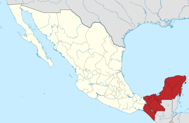 Desde el siglo XIX se han llevado a cabo proyectos ferroviarios en la península mexicana el Yucatán, resaltado en rojo.  (NordNordWest / Wikimedia Commons / CC BY 3.0)
