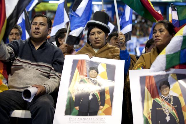 Social and Indigenous movements show their support for former President Evo Morales at an event in 2013. (Cancillería Ecuador / Wikimedia Commons / CC BY-SA 2.0)