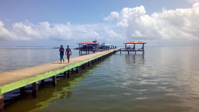 The dock in Puerto Lempira, Honduras, in the Gracias a Dios department where the government has launched lethal attacks to prevent drug trafficking. (Jag22green, Wikimedia Commons)