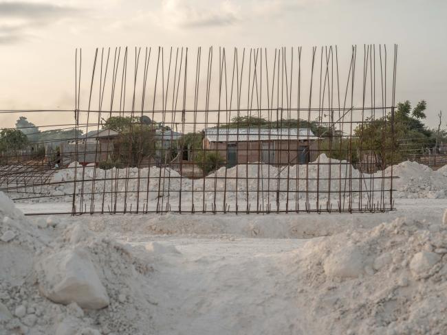 Structure for the construction of the border wall on the Haitian-Dominican border. Anse-à-Pitre/Pedernales. August 15, 2023. (Pierre-Michel Jean)