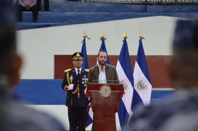 Nayib Bukele recieves the bastón de mando (a ceremonial staff) from the Armed Forces of El Salvador (Casa Presidencial de la República de El Salvador)