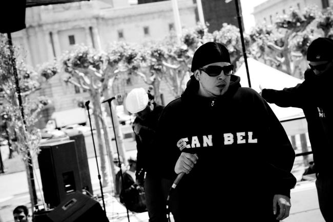 Rod Starz of the hip-hop group Rebel Diaz performs at a Nakba at 60 concert in San Francisco in 2008. ( Flickr / Hossam el-Hamalawy / CC BY 2.0)