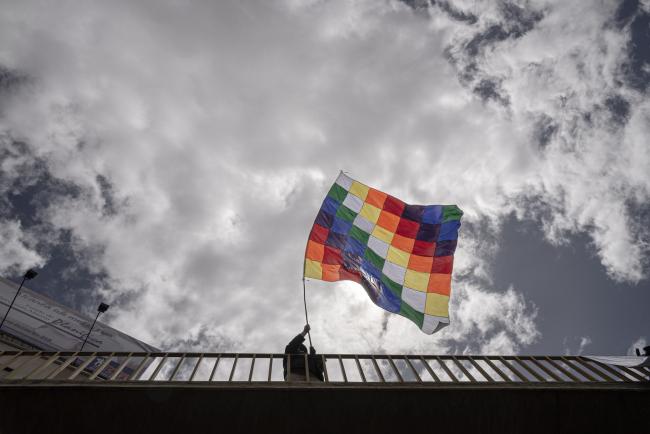 A year after a 2016 referendum rejected Evo Morales' bid for reelection, pro-government movements took to the streets in support of his candidacy. Today, Bolivians continue the dispute over his leadership. La Paz, 2017. (Marcelo Pérez del Carpio)