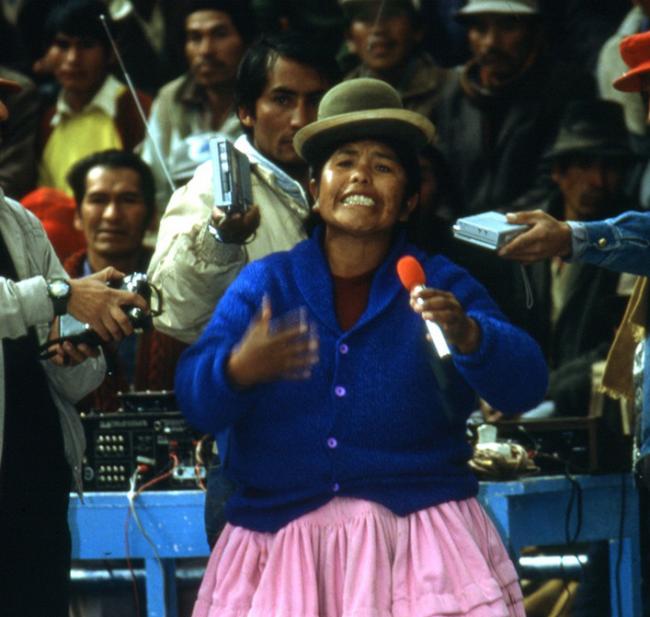 Bartolina Sisa Federation leader Sabina Choquetillja speaks at a campesino meeting in Potosí, Bolivia on November 7, 1988.  (Luis Oporto, Diego Pacheco, and Roberto Balza, Archivo Central del Museo Nacional de Etnografía y Folklore)