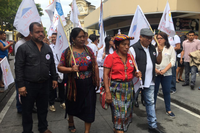 Thelma Cabrera (centro) en un acto de campaña en la Ciudad de Guatemala en 2019 (Carlos Sebastián / Wikimedia Commons / CC BY-SA 4.0)