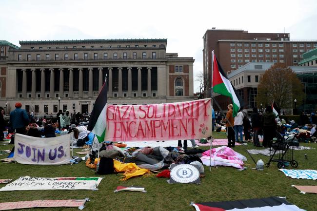 A banner reading "Solidarity encampment for Gaza at Columbia University" on April 19, 2024. (Mariana Navarrete Villegas)