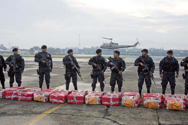 Guatemalan security forces confiscate 975 kg of cocaine en route from Honduras. (Danilo de Jesús Ramírez)