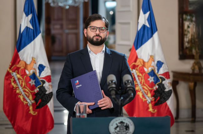 El presidente Gabriel Boric se dirige a la nación después de la entrega oficial del borrador constitucional, el 4 de julio de 2022. (Sebastián Rodríguez / Gobierno de Chile / CC BY 3.0 CL)