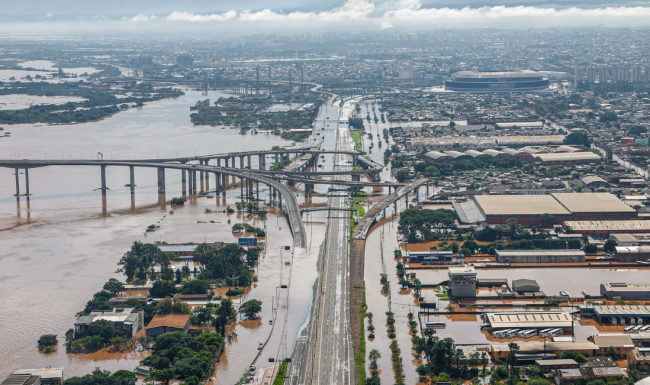 Scenes of Canoas, Rio Grande do Sul, captured as President Luiz Inácio Lula da Silva flies over areas affected by historic floods, May 5, 2024. (Ricardo Stuckert / PR / CC BY-ND 2.0 DEED)