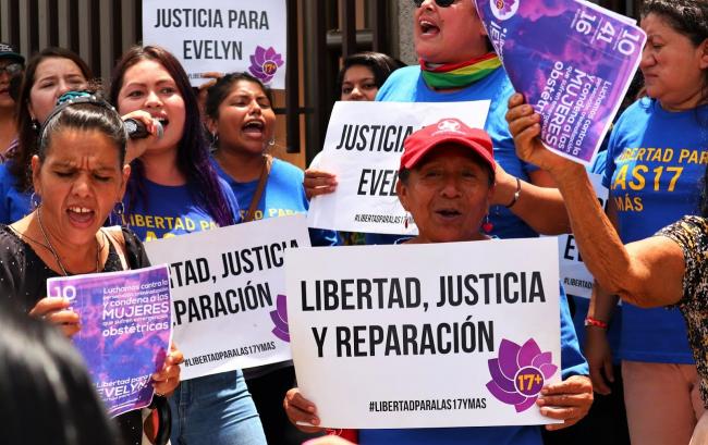 El Salvador's feminist movement protest for the release of Evelyn Hernandez, August 19, 2019. (Photo by CISPES)
