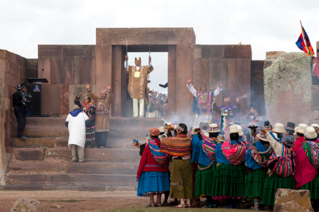 La inauguración del presidente Evo Morales en una ceremonia ancestral en el sitio sagrado de Tiwanaku, Bolivia, 21 de enero 2015. (David G. Silvers / Cancillería Del Ecuador / CC BY-SA 2.0)