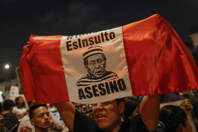 #IndultoEsInsulto (Pardon is insult): Peruvians protest President Pedro Pablo Kuczynski's Christmas Eve pardon of Alberto Fujimori, December  2017. (A.Davey / CC BY-NC-ND 2.0)