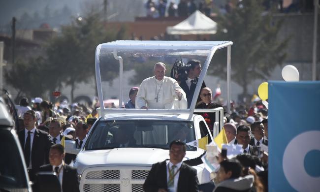 Pope Francis arrives at San Cristobal de las Casas, Mexico, Feb. 15, 2016. (Flickr/Aleteia Image Department)